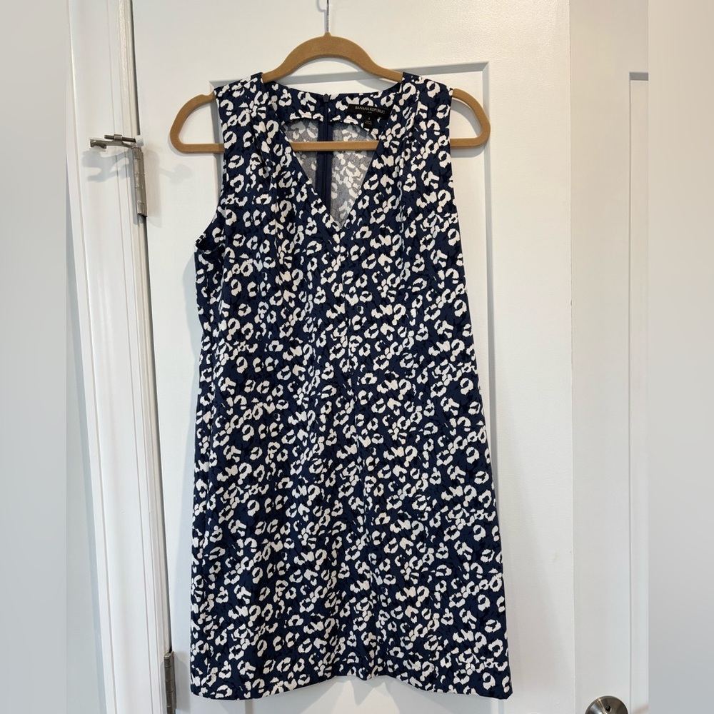 Banana Republic Blue and White Patterned Dress